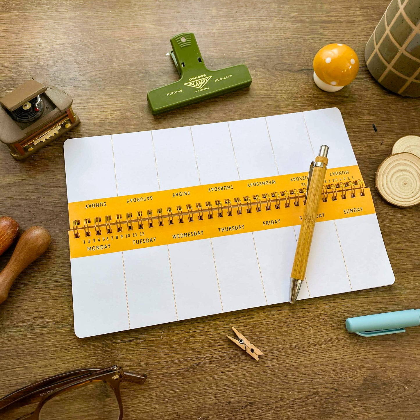 Whimsical Whales Desk Weekly Schedule Book, Cozy Desk Weekly Schedule Book DW003